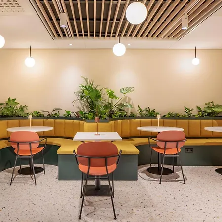 Maxhotel Amsterdam Airport Schiphol - Recently Renovated-3